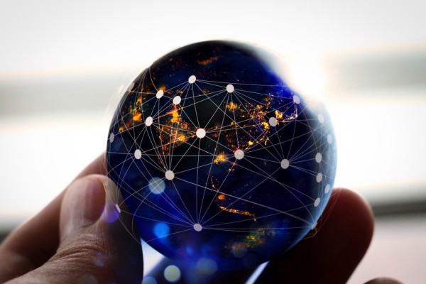 Если рухнет хай-тек, крипта не устоит: рынки трясёт от страха ИИ-пузыря