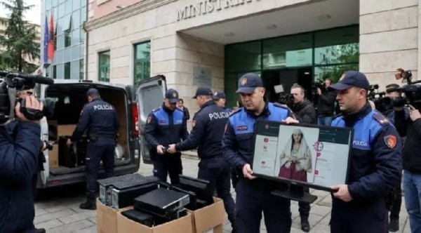 Первый в истории ИИ-министр подозревается в получении взятки в биткоинах Первый в истории ИИ-министр подозревается в получении взятки в биткоинах