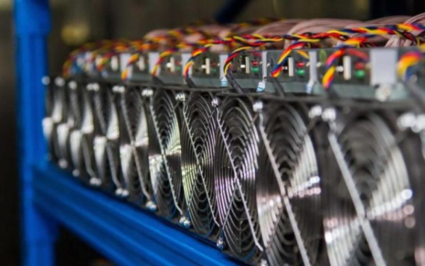 Крупные майнеры избавляются от биткоинов из-за ИИ