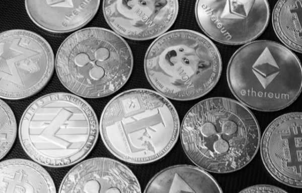 Около половины криптовалют упали до исторических минимумов Около половины криптовалют упали до исторических минимумов