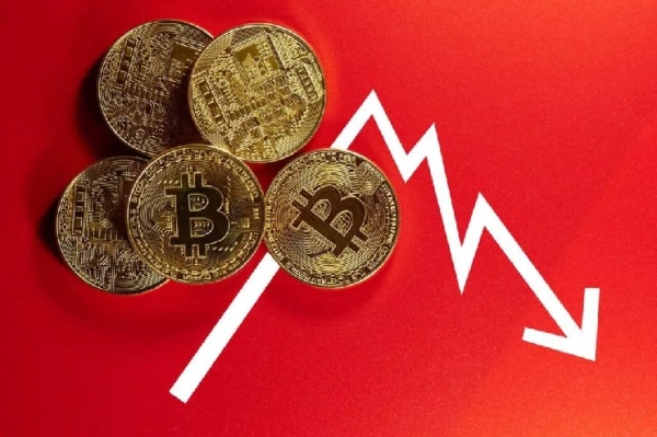 Биткоин продолжает терять стоимость: когда закончится падение?