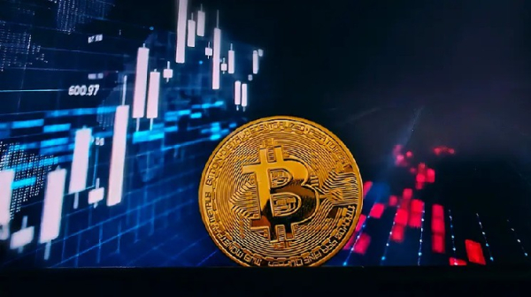 Биткоин капитулировал перед Ираном: рост крипторынка длился недолго &mdash; что дальше