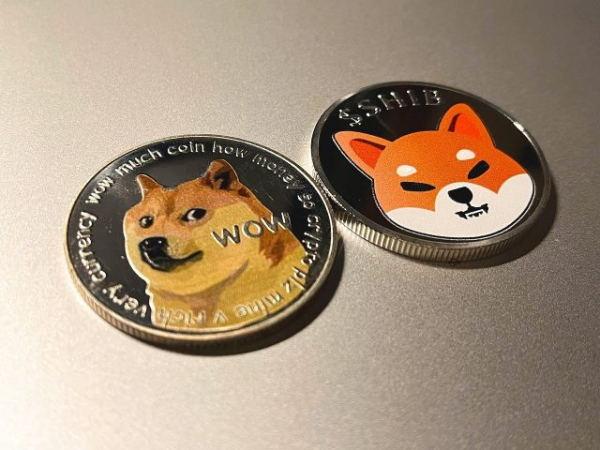 Coinbase перевела 1,1 трлн Shiba Inu за полчаса
